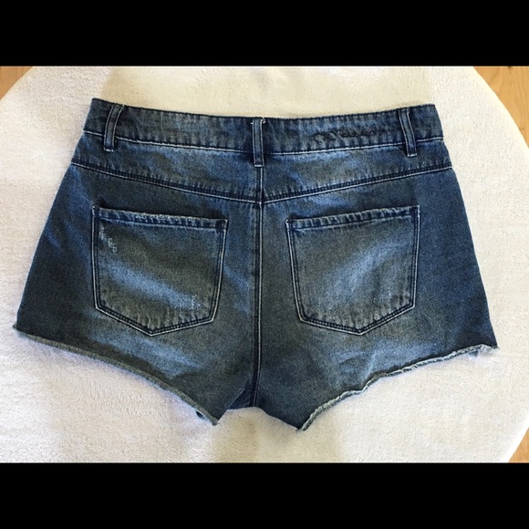 Only women’s jean shorts size 29 - Picture 2 of 4